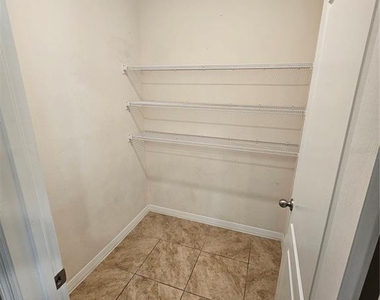 1387 Berry Lane - Photo Thumbnail 10