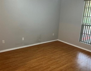8643 Mallard Reserve Drive - Photo Thumbnail 9