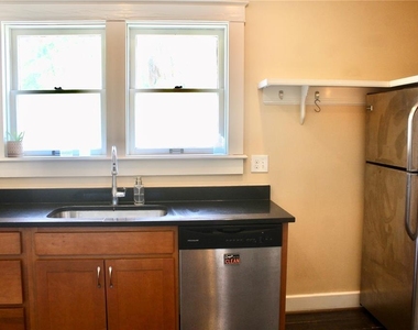 701 W Swann Avenue - Photo Thumbnail 7