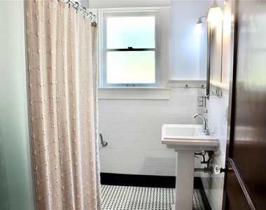 701 W Swann Avenue - Photo Thumbnail 10