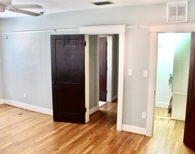 701 W Swann Avenue - Photo Thumbnail 9