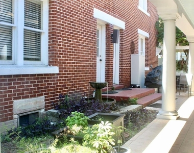701 W Swann Avenue - Photo Thumbnail 16