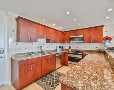 5396 Gulf Boulevard - Photo Thumbnail 13