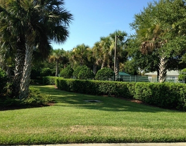 18147 Sterling Gate Circle - Photo Thumbnail 14