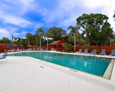 323 Knottwood Court - Photo Thumbnail 20