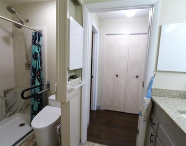 323 Knottwood Court - Photo Thumbnail 14