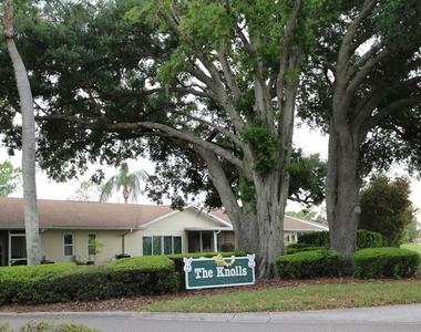 323 Knottwood Court - Photo Thumbnail 25