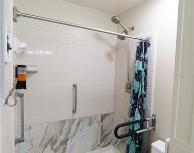 323 Knottwood Court - Photo Thumbnail 15