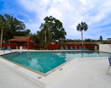 323 Knottwood Court - Photo Thumbnail 21