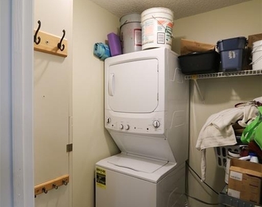 323 Knottwood Court - Photo Thumbnail 17
