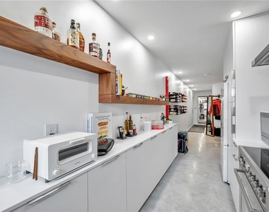 224 6th Avenue N - Photo Thumbnail 14