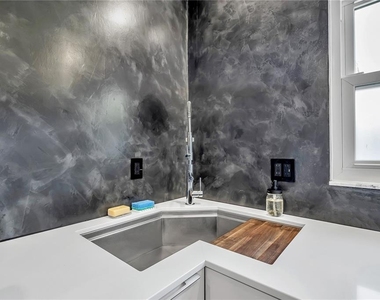 224 6th Avenue N - Photo Thumbnail 13