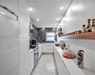 224 6th Avenue N - Photo Thumbnail 11