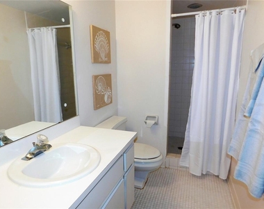 111 E Cypress Court - Photo Thumbnail 12