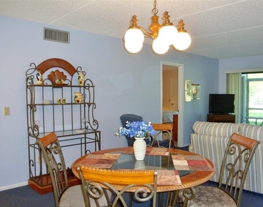 111 E Cypress Court - Photo Thumbnail 5