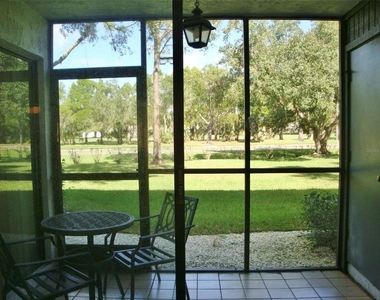 111 E Cypress Court - Photo Thumbnail 17