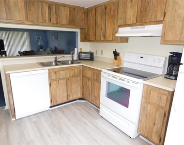 111 E Cypress Court - Photo Thumbnail 9