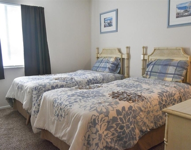111 E Cypress Court - Photo Thumbnail 14