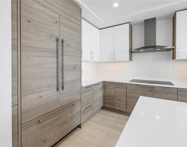 301 1st Street S - Photo Thumbnail 6