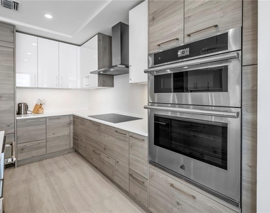 301 1st Street S - Photo Thumbnail 7
