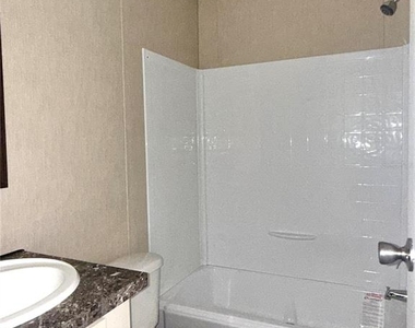 806 Swindell Avenue N - Photo Thumbnail 10