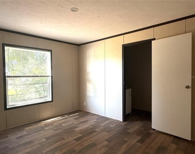 806 Swindell Avenue N - Photo Thumbnail 13