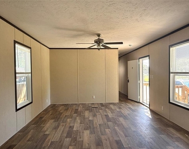 806 Swindell Avenue N - Photo Thumbnail 14