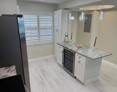 2530 Gary Circle - Photo Thumbnail 6