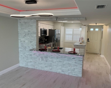 2530 Gary Circle - Photo Thumbnail 4