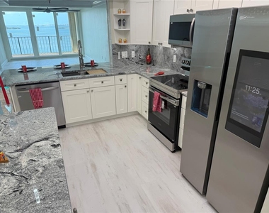 2530 Gary Circle - Photo Thumbnail 7