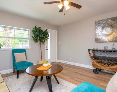 3708 W Tyson Avenue - Photo Thumbnail 6