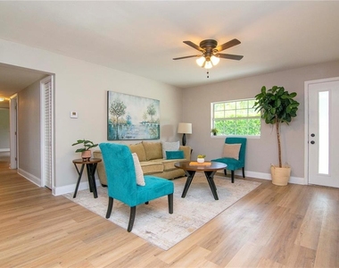3708 W Tyson Avenue - Photo Thumbnail 5