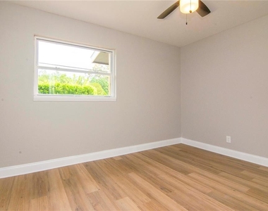 3708 W Tyson Avenue - Photo Thumbnail 22