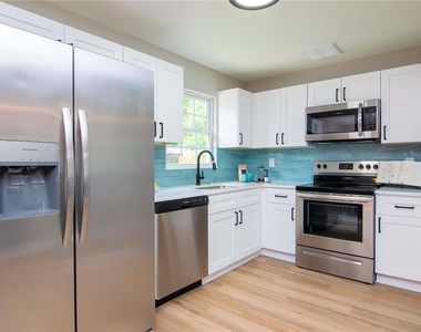 3708 W Tyson Avenue - Photo Thumbnail 14