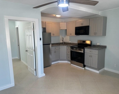 61 81st Avenue - Photo Thumbnail 10