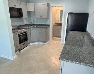 61 81st Avenue - Photo Thumbnail 7