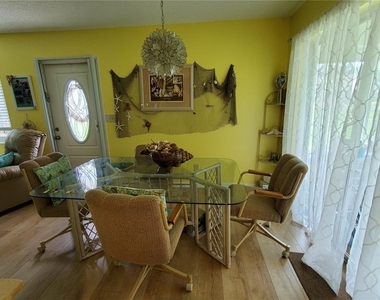 1907 Canterbury Lane - Photo Thumbnail 7