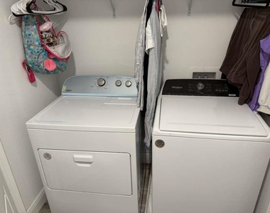 408 Finley Avenue - Photo Thumbnail 30