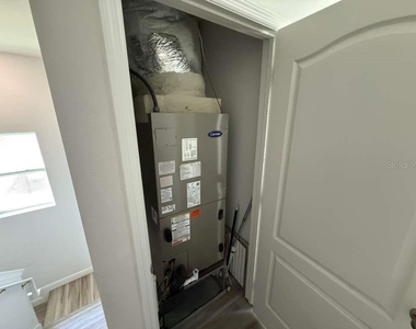 408 Finley Avenue - Photo Thumbnail 27