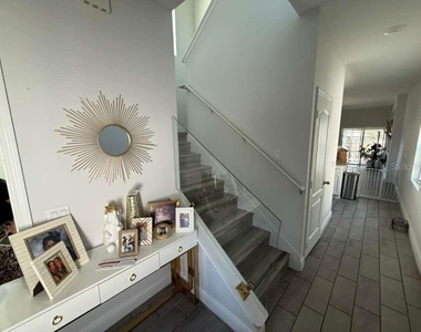 408 Finley Avenue - Photo Thumbnail 7