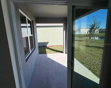 631 Park Place Boulevard - Photo Thumbnail 18
