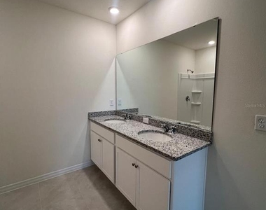 631 Park Place Boulevard - Photo Thumbnail 12