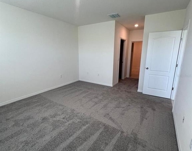 631 Park Place Boulevard - Photo Thumbnail 9