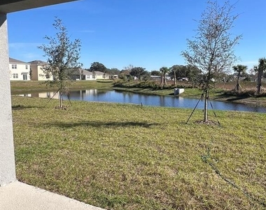 631 Park Place Boulevard - Photo Thumbnail 4