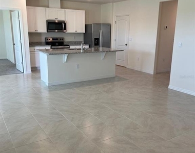 631 Park Place Boulevard - Photo Thumbnail 6