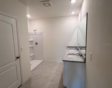 631 Park Place Boulevard - Photo Thumbnail 11