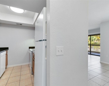 1040 S Buena Vista Drive - Photo Thumbnail 1