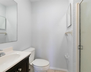 1040 S Buena Vista Drive - Photo Thumbnail 9