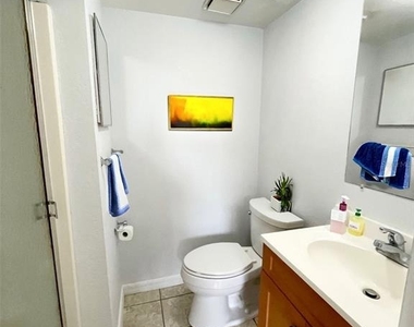 1040 S Buena Vista Drive - Photo Thumbnail 6