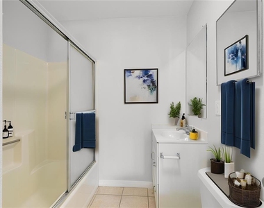 1040 S Buena Vista Drive - Photo Thumbnail 6